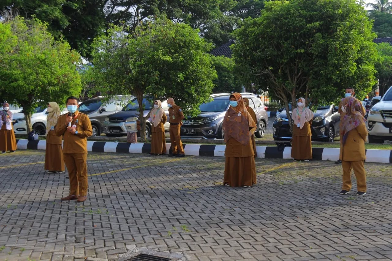 KABAG TU : TERUSLAH BERIKHTIAR MEMBERIKAN PELAYANAN TERBAIK KEPADA MASYARAKAT